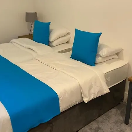 5 4 Bedrooms, Sleeps X 15 *