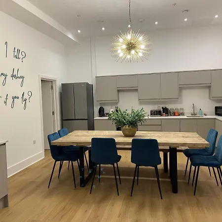 Semesterbostad 5 4 Bedrooms, Sleeps X 15 York