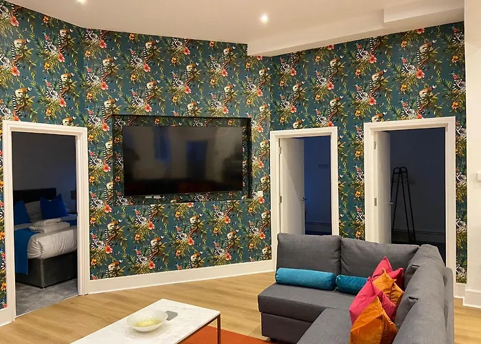 5 4 Bedrooms, Sleeps X 15 York